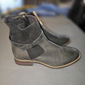 Clark's Ultimate Comfort Collection Women's Boot